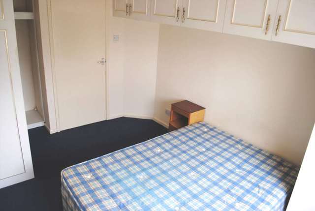  Image of 1 bedroom Apartment to rent in Beaconsfield Manchester M14 at Beaconsfield Fallowfield Manchester, M14 6UP