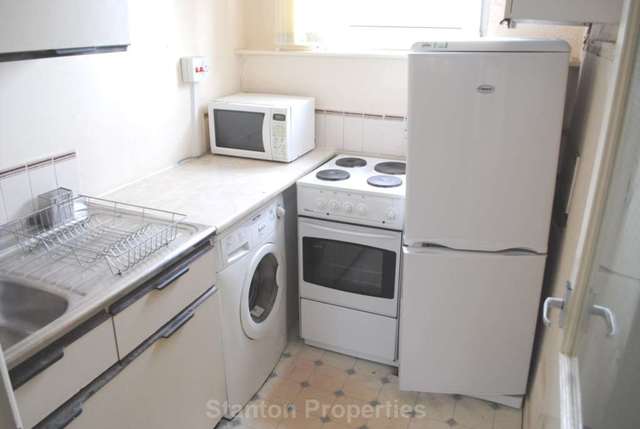  Image of 1 bedroom Apartment to rent in Beaconsfield Manchester M14 at Beaconsfield Fallowfield Manchester, M14 6UP