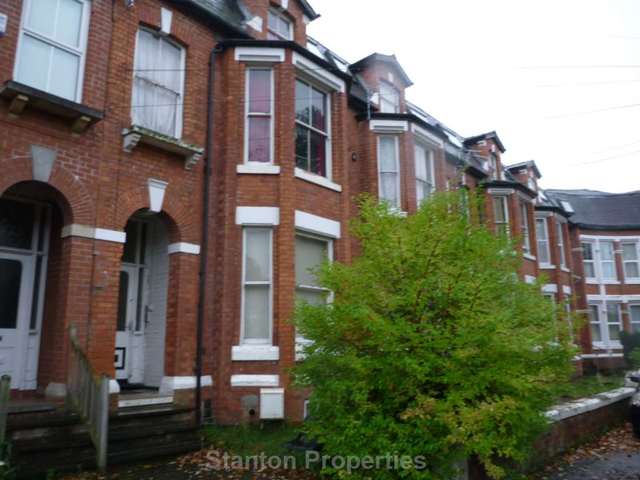  Image of 1 bedroom Apartment to rent in Beaconsfield Manchester M14 at Beaconsfield Fallowfield Manchester, M14 6UP