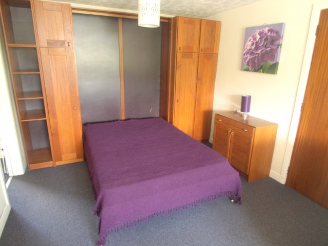  Image of Flat to rent in Beaufort Crescent Kirkcaldy KY2 at Kirkcaldy Fife Fife, KY2 5SH