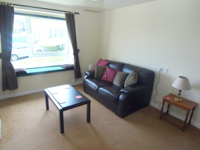  Image of Flat to rent in Beaufort Crescent Kirkcaldy KY2 at Kirkcaldy Fife Fife, KY2 5SH