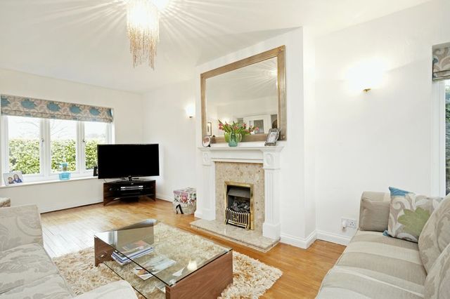  Image of 5 bedroom Detached house for sale in Beauforts Englefield Green Egham TW20 at Beauforts  Englefield Green, TW20 0DW