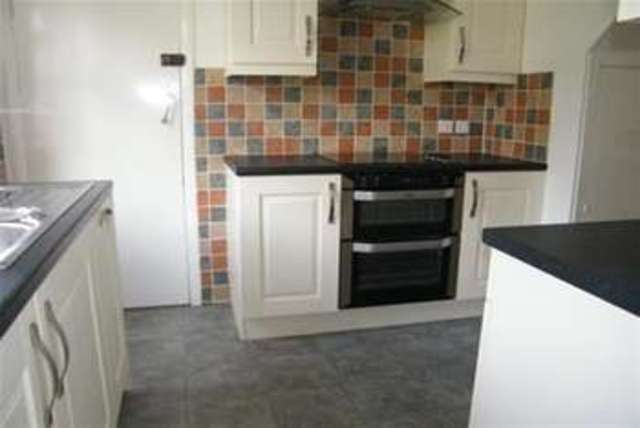  Image of 3 bedroom Semi-Detached house to rent in Bedford Road Urmston Manchester M41 at Manchester, M41 7BB