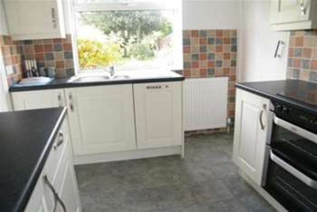  Image of 3 bedroom Semi-Detached house to rent in Bedford Road Urmston Manchester M41 at Manchester, M41 7BB