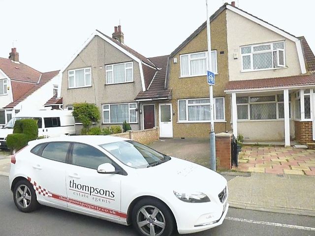  Image of 2 bedroom Detached house to rent in Bedwell Gardens Hayes UB3 at Bedwell Gardens  Hayes, UB3 4EB