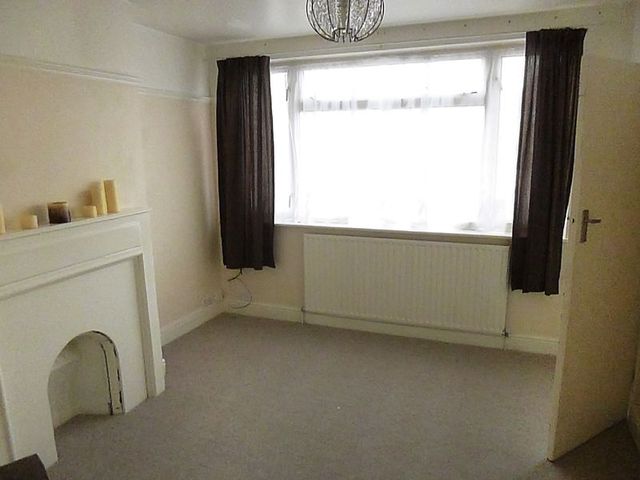  Image of 2 bedroom Detached house to rent in Bedwell Gardens Hayes UB3 at Bedwell Gardens  Hayes, UB3 4EB