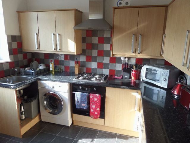  Image of 2 bedroom Flat for sale in Bellevue Road Southend-on-Sea SS2 at Bellevue Road  Southend-On-Sea, SS2 4JE