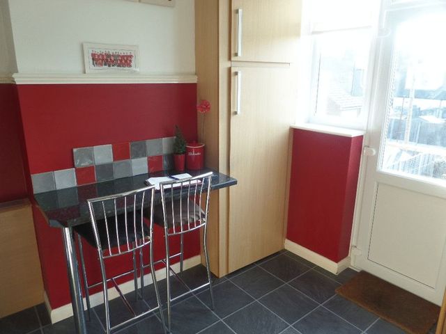  Image of 2 bedroom Flat for sale in Bellevue Road Southend-on-Sea SS2 at Bellevue Road  Southend-On-Sea, SS2 4JE