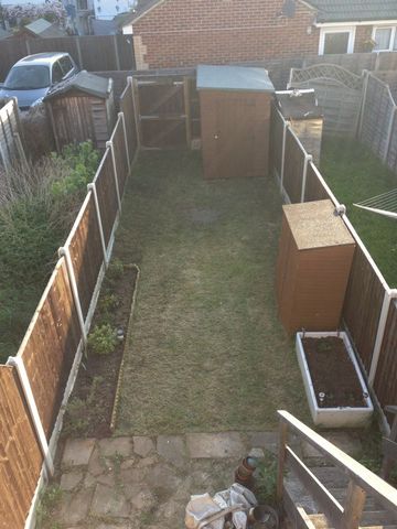  Image of 2 bedroom Flat for sale in Bellevue Road Southend-on-Sea SS2 at Bellevue Road  Southend-On-Sea, SS2 4JE