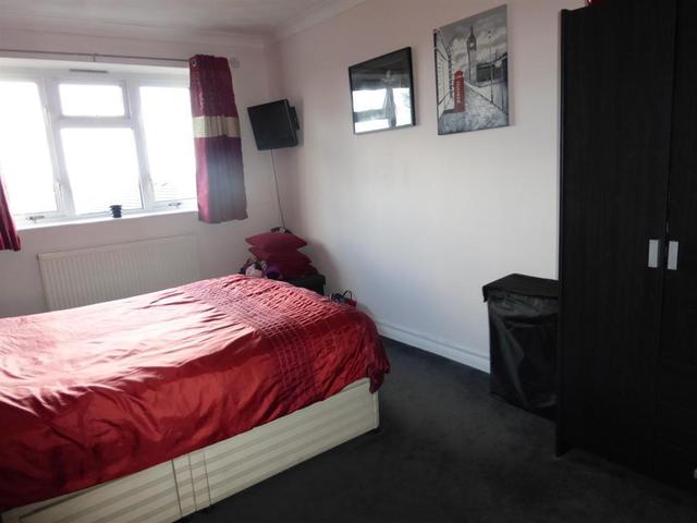  Image of 2 bedroom Flat for sale in Belmont Road Erith DA8 at Erith Kent Erith, DA8 1LB