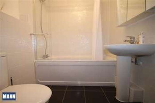  Image of 2 bedroom Flat to rent in Bennett Place Dartford DA1 at Dartford, DA1 5FR