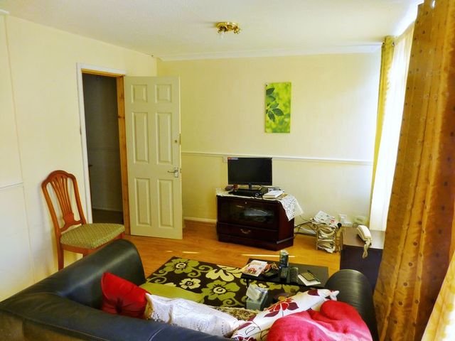  Image of 3 bedroom Terraced house for sale in Berecroft Harlow CM18 at Berecroft  Harlow, CM18 7SQ