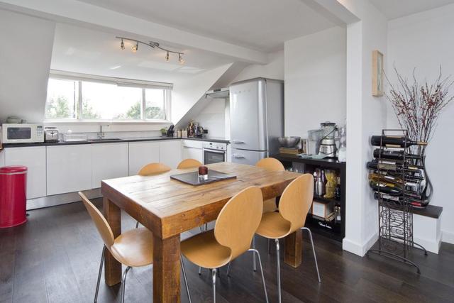  Image of 2 bedroom Flat to rent in Beresford Road London N5 at Highbury London Highbury, N5 2HR