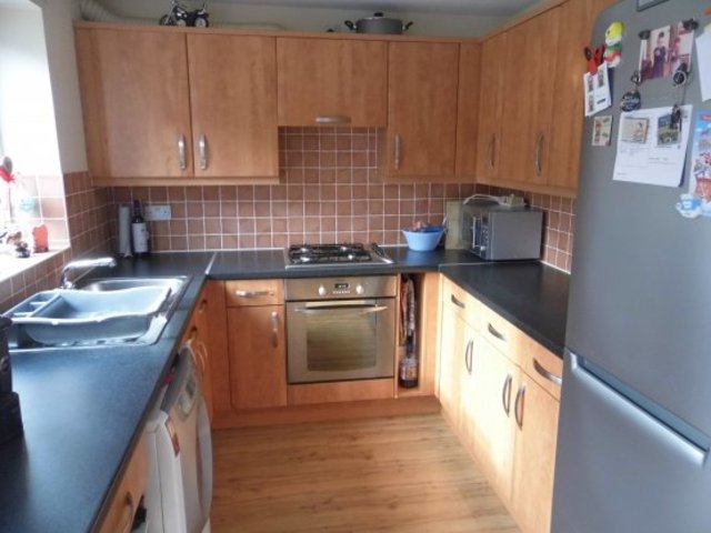  Image of 3 bedroom Semi-Detached house for sale in Billing View Idle Bradford BD10 at Bradford West Yorkshire Bradford, BD10 9BW
