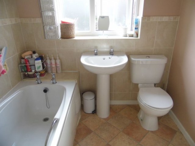  Image of 3 bedroom Semi-Detached house for sale in Billing View Idle Bradford BD10 at Bradford West Yorkshire Bradford, BD10 9BW