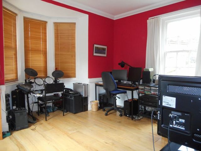  Image of 1 bedroom Flat to rent in Blackboy Road Exeter EX4 at Blackboy Road NEWTOWN Exeter, EX4 6SS