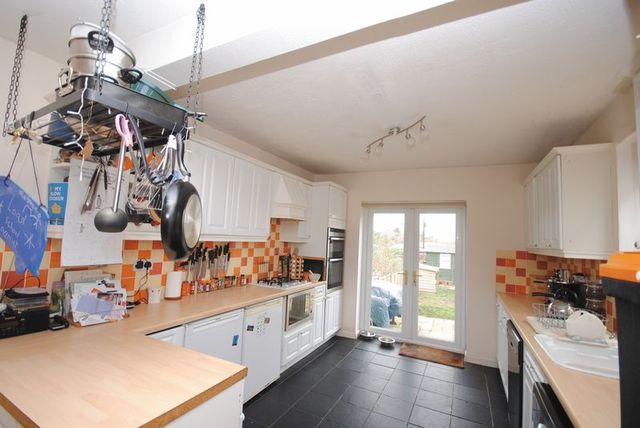  Image of 4 bedroom Semi-Detached house for sale in Bond Road Southampton SO18 at Bond Road  Southampton, SO18 1LP