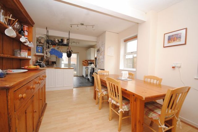  Image of 4 bedroom Semi-Detached house for sale in Bond Road Southampton SO18 at Bond Road  Southampton, SO18 1LP