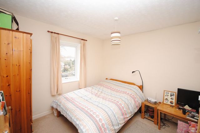  Image of 4 bedroom Semi-Detached house for sale in Bond Road Southampton SO18 at Bond Road  Southampton, SO18 1LP