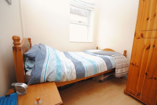  Image of 4 bedroom Semi-Detached house for sale in Bond Road Southampton SO18 at Bond Road  Southampton, SO18 1LP