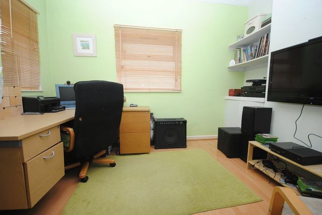  Image of 4 bedroom Semi-Detached house for sale in Bond Road Southampton SO18 at Bond Road  Southampton, SO18 1LP