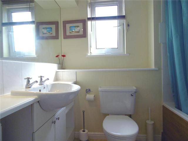  Image of 2 bedroom Flat to rent in Bonnington Gait Edinburgh EH6 at Bonnington Edinburgh Edinburgh, EH6 5NZ