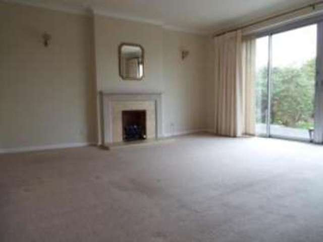  Image of 2 bedroom Bungalow for sale in Eastwick Park Avenue Bookham Leatherhead KT23 at Bookham Leatherhead Great Bookham, KT23 3LZ