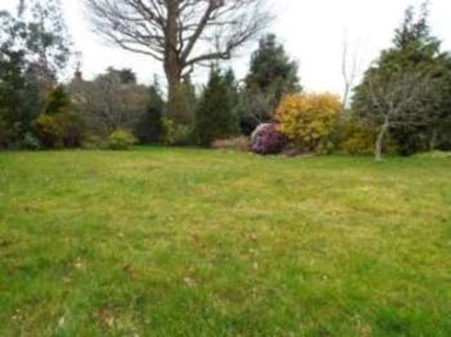  Image of 2 bedroom Bungalow for sale in Eastwick Park Avenue Bookham Leatherhead KT23 at Bookham Leatherhead Great Bookham, KT23 3LZ