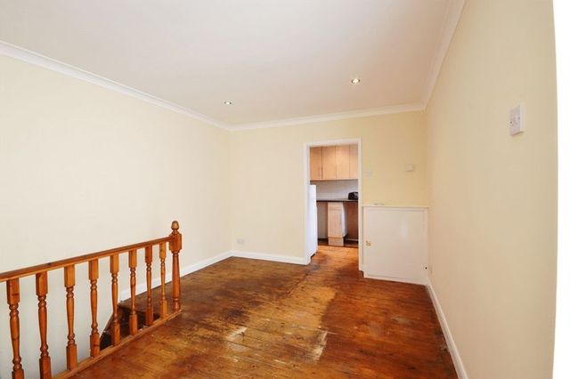  Image of 1 bedroom Flat for sale in Gladstone Road West Boscombe Bournemouth BH1 at Gladstone Road West Boscombe Bournemouth, BH1 4HZ