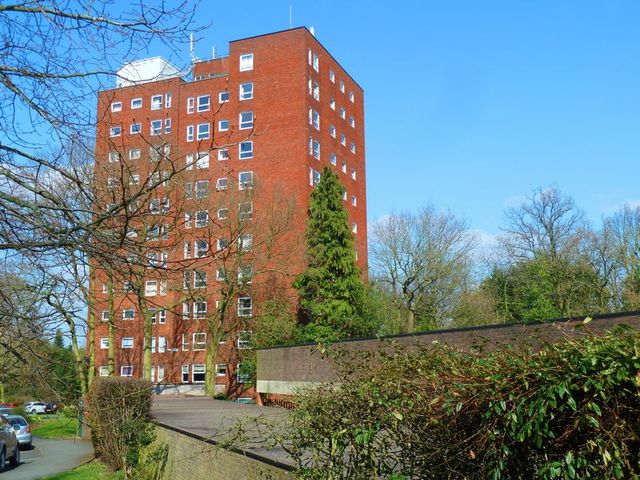 Image of 1 bedroom Flat for sale in Wake Green Park Moseley Birmingham B13 at Bowen Court Wake Green Park Moseley, B13 9XP