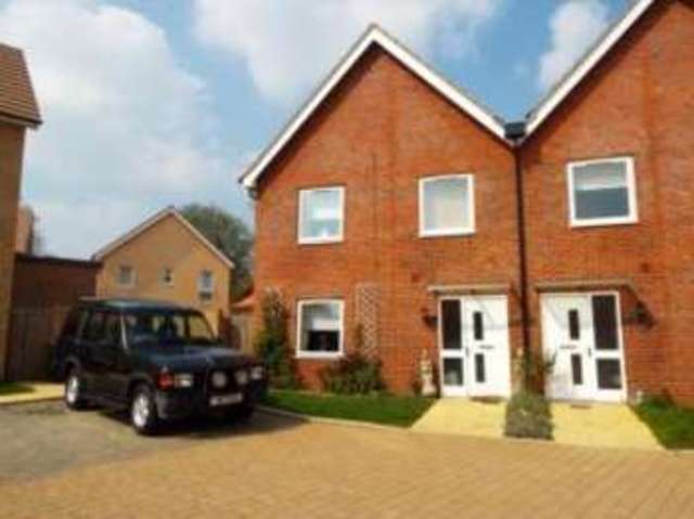 Image of 3 bedroom Semi-Detached house for sale in Nicholson Park Bracknell RG12 at Bracknell Berkshire Easthampstead, RG12 9QN