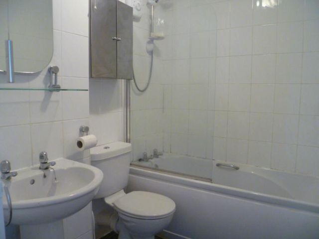  Image of 2 bedroom Flat to rent in Braehead Road Cumbernauld Glasgow G67 at Cumbernauld North Lanarkshire North Lanarkshire, G67 2BS