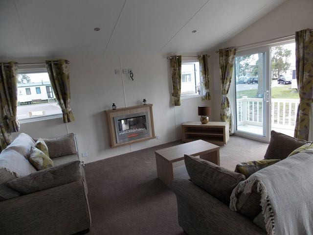  Image of 2 bedroom Detached house for sale in London Road Little Clacton Clacton-on-Sea CO16 at London Road  Clacton-On-Sea, CO16 9QY