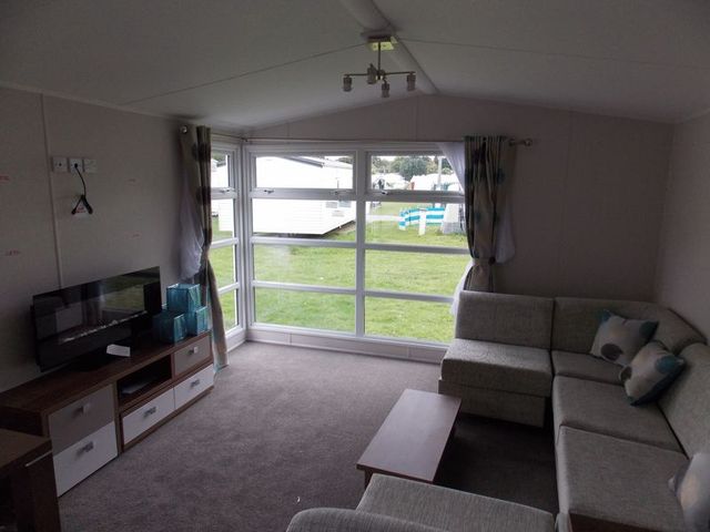  Image of 2 bedroom Detached house for sale in London Road Little Clacton Clacton-on-Sea CO16 at London Road  Clacton-On-Sea, CO16 9QY