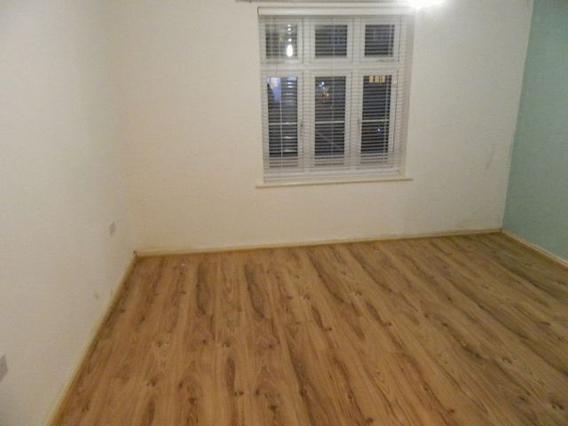  Image of 2 bedroom Flat to rent in Brattice Drive Pendlebury Swinton Manchester M27 at Brattice Drive Swinton Manchester, M27 8WE