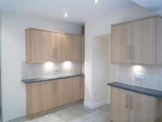  Image of 2 bedroom Terraced house to rent in Bridge Street Slaithwaite Huddersfield HD7 at Slaithwaite, HD7 5JN