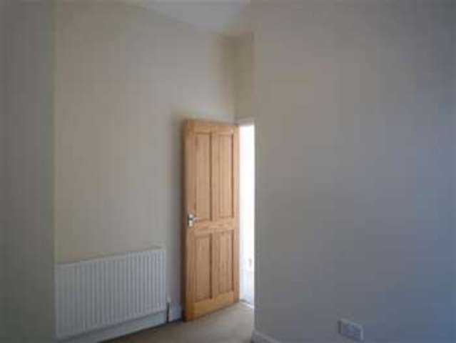  Image of 2 bedroom Terraced house to rent in Bridge Street Slaithwaite Huddersfield HD7 at Slaithwaite, HD7 5JN