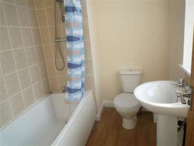  Image of 2 bedroom Terraced house to rent in Bridge Street Slaithwaite Huddersfield HD7 at Slaithwaite, HD7 5JN