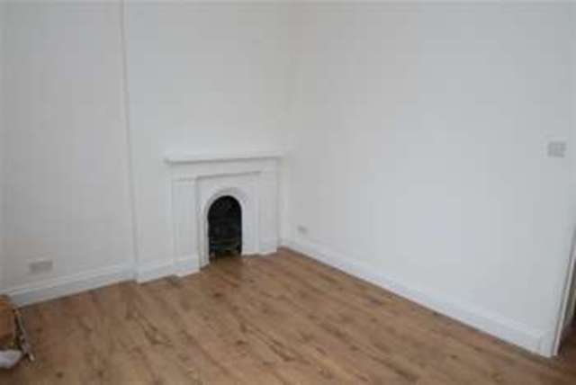  Image of 1 bedroom Flat to rent in Broad Green Avenue Croydon CR0 at Croydon, CR0 2ST
