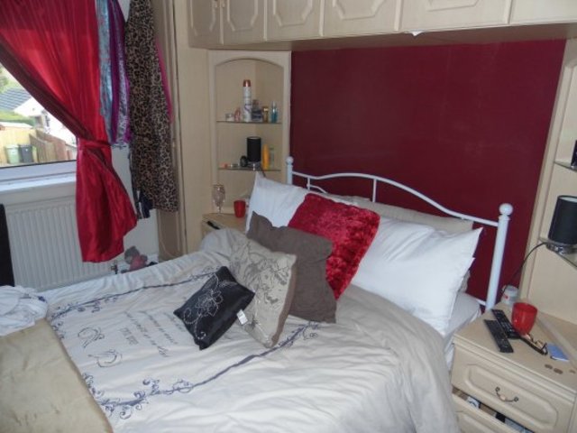  Image of 3 bedroom Semi-Detached house for sale in Brooklands Crescent Yeadon Leeds LS19 at Leeds West Yorkshire Leeds, LS19 7RS