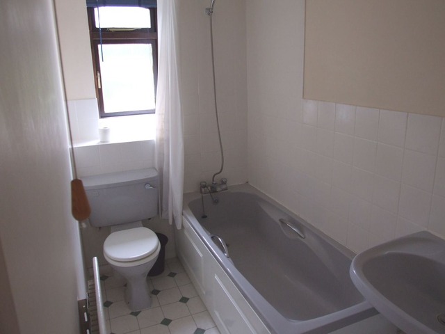  Image of 2 bedroom Terraced house to rent in Bruton Way Bracknell RG12 at Forest Park Bracknell Easthampstead, RG12 0GJ