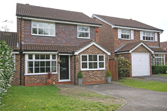  Image of 4 bedroom Detached house for sale in Cabbell Place Addlestone KT15 at Addlestone Surrey Addlestone, KT15 2XF