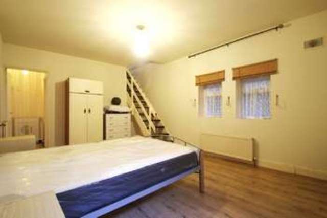  Image of 1 bedroom Flat to rent in Caledonian Road London N1 at Caledonian Road  London, N1 9BU