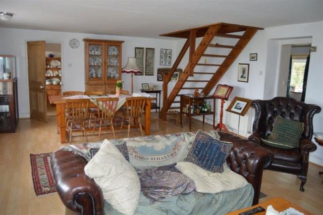  Image of 4 bedroom Detached house to rent in Nantgaredig Carmarthen SA32 at Nantgaredig  Carmarthen, SA32 7PG