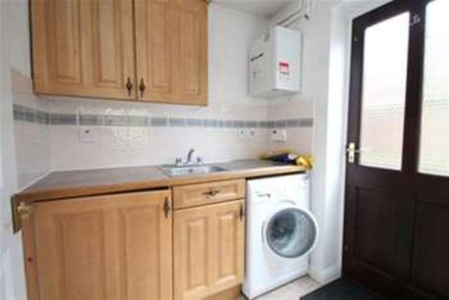  Image of 4 bedroom Detached house to rent in Ashwick Close Caterham CR3 at Caterham, CR3 6BY