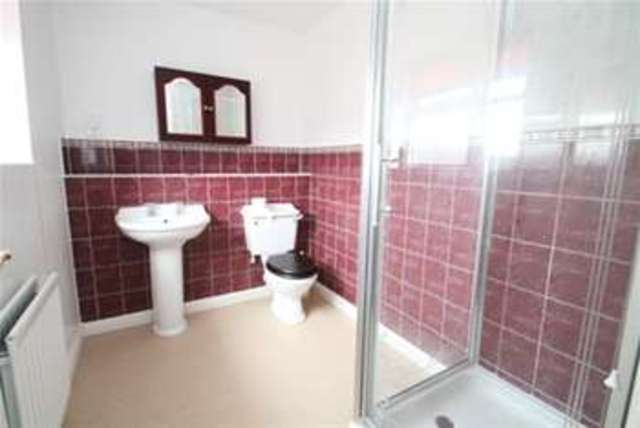  Image of 4 bedroom Detached house to rent in Ashwick Close Caterham CR3 at Caterham, CR3 6BY