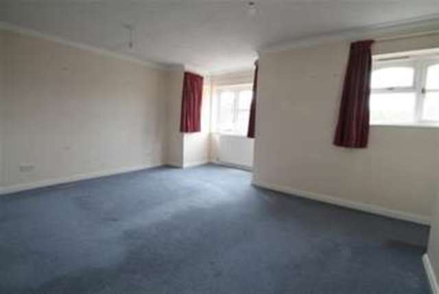  Image of 4 bedroom Detached house to rent in Ashwick Close Caterham CR3 at Caterham, CR3 6BY