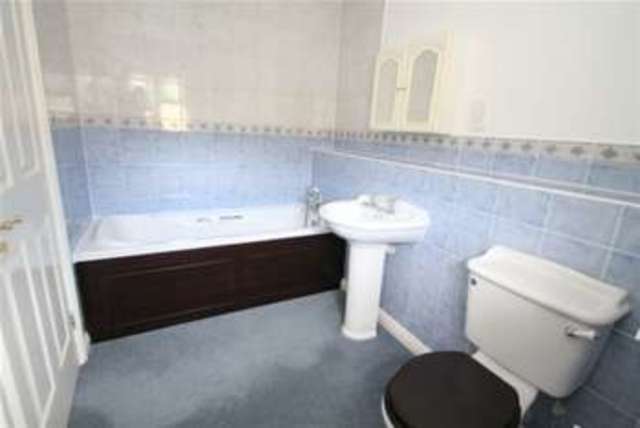  Image of 4 bedroom Detached house to rent in Ashwick Close Caterham CR3 at Caterham, CR3 6BY