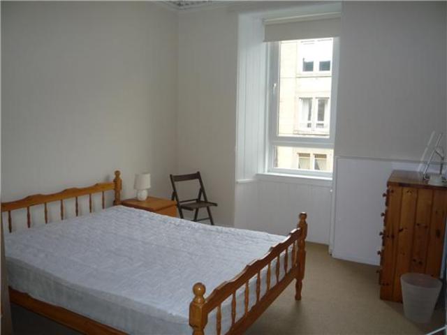  Image of 1 bedroom Flat to rent in Cathcart Place Edinburgh EH11 at Dalry Edinburgh Edinburgh, EH11 2HE
