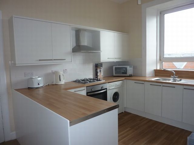  Image of 1 bedroom Flat to rent in Cathcart Place Edinburgh EH11 at Dalry Edinburgh Edinburgh, EH11 2HF